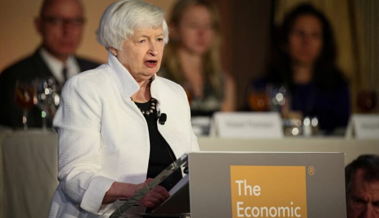 Janet Yellen se opone a reducir requisitos de capital para bancos