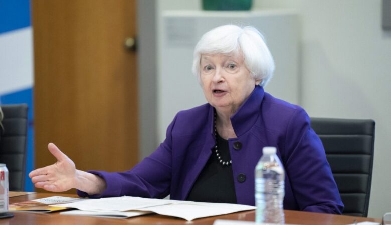 Janet Yellen dice que su retiro puede llegar en enero