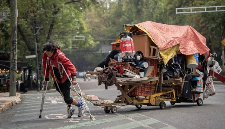 Más de 1,100 millones de personas sufren pobreza aguda