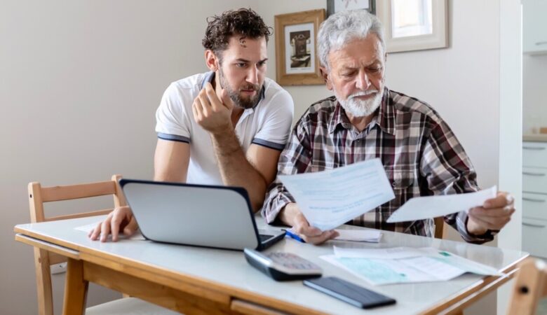 Hombres de mayores ingresos aprovechan más las deducciones de gastos personales