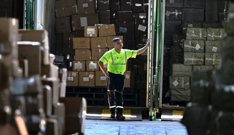 Aduanas y SAT afilan los dientes y crece la recaudación para las arcas públicas